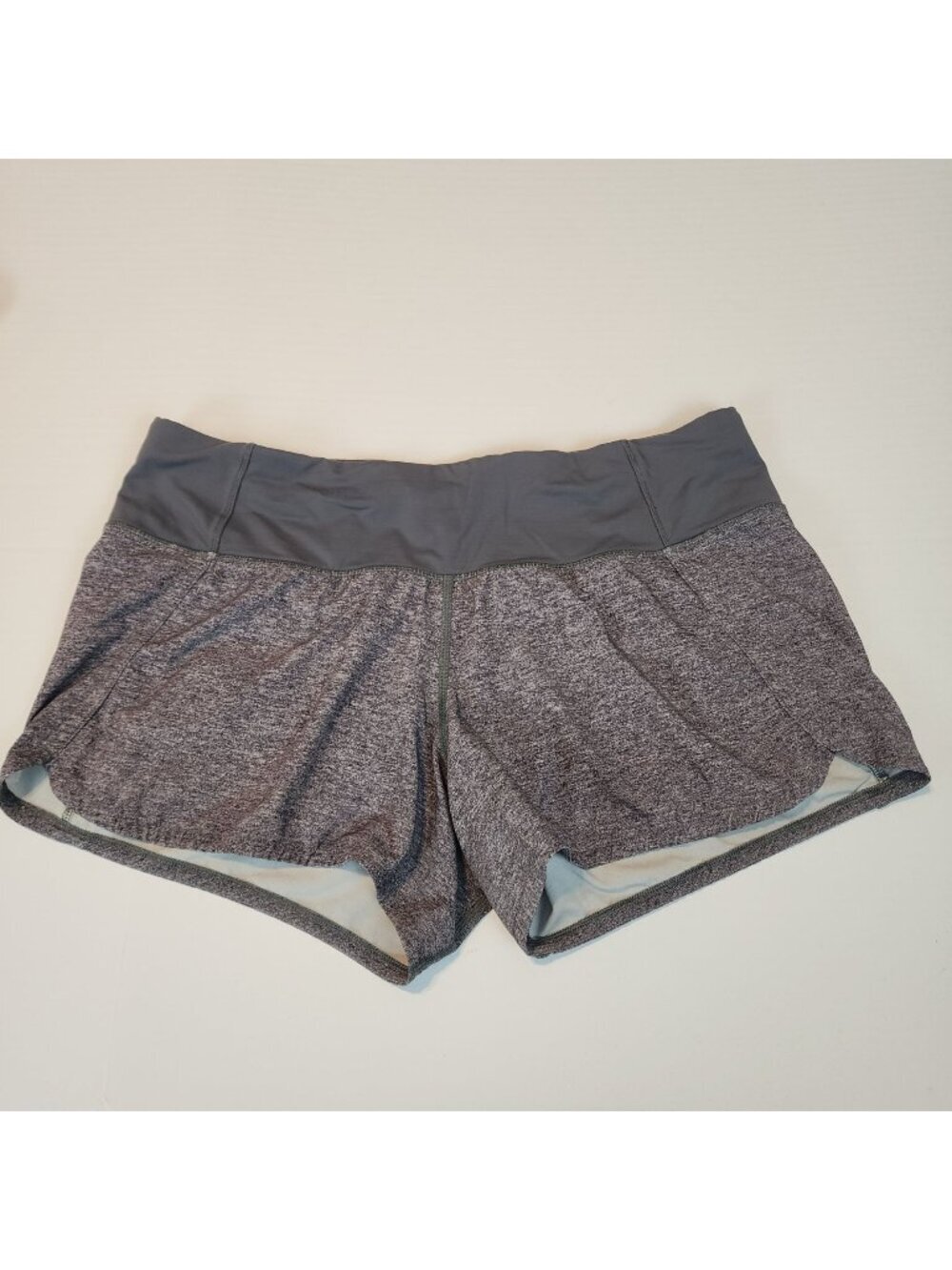 Lululemon Run Times Shorts in gray sz 8 women 4" inseam activewear